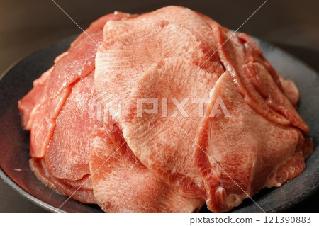 Beef tongue slices 121390883
