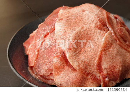 Beef tongue slices 121390884