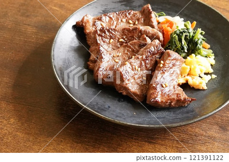 Beef skirt steak, grilled meat, beef 121391122