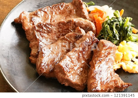 牛裙牛排 烤肉 牛肉 121391145