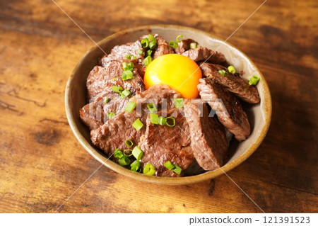 Delicious beef skirt rice bowl Delicious beef skirt rice bowl 121391523