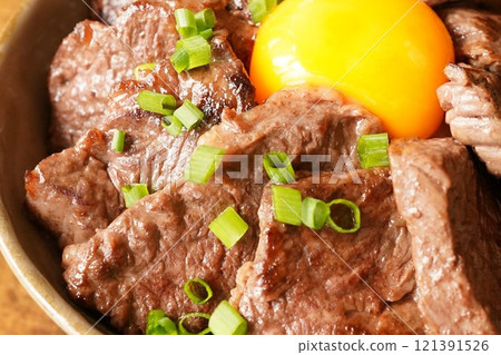 美味的牛裙牛排碗 美味的牛裙牛排碗 121391526