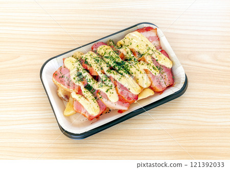 Bacon and potato cheese grill (oven dish) Bacon and potato cheese grill (oven dish) 121392033