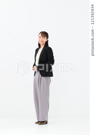 商務中年婦女全身 121392934