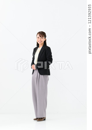 商務中年婦女全身 121392935