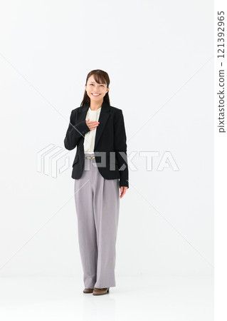 商務中年婦女全身 121392965