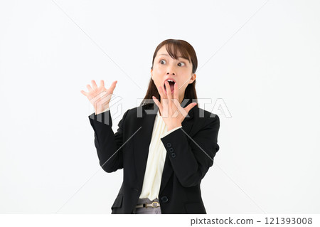 商務中年婦女驚訝 121393008