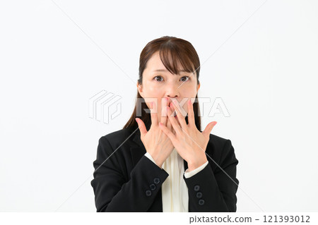 商務中年婦女驚訝 121393012