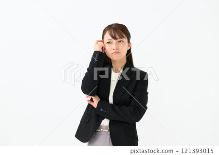 Business middle-aged woman worries Business middle-aged woman worries 121393015