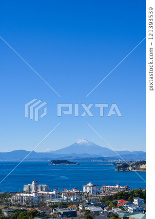 Mount Fuji seen from Mount Hiroyama in Zushi, Kanagawa Prefecture 121393539