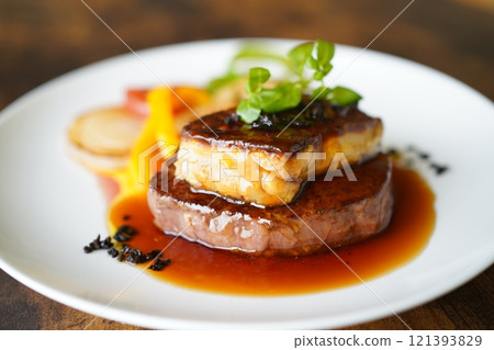 羅西尼風格菲力鵝肝 121393829