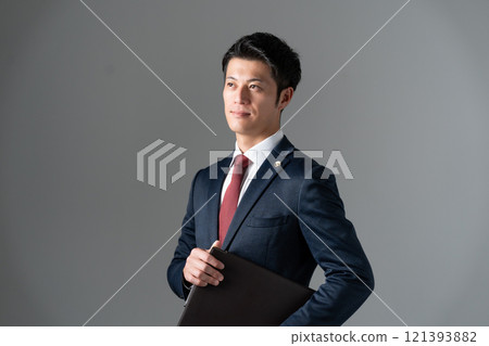中男律師 121393882