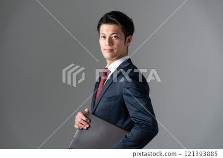 中男律師 121393885