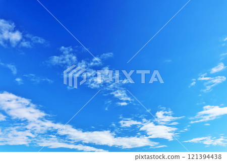 秋天天空和雲彩 121394438