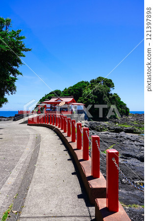 Kamafuka Shrine, also known as Itatehyōzu Shrine (Beppu, Ei-cho, Minamikyushu City, Kagoshima Prefecture) 121397898