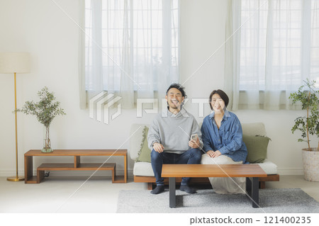 Living couple Living couple 121400235