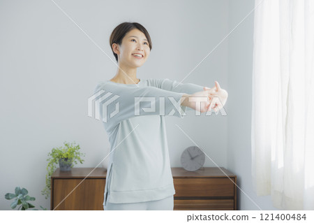 女人在早上醒來 女人在早上醒來 121400484