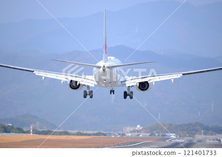 噴氣式飛機降落 噴氣式飛機降落 121401733