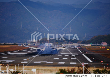 噴氣式飛機降落 121401735