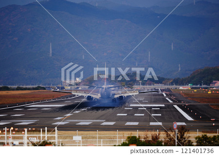 噴氣式飛機降落 121401736