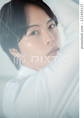 一個年輕人的整容手術形象 121404115