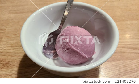 Ice cream 121405276