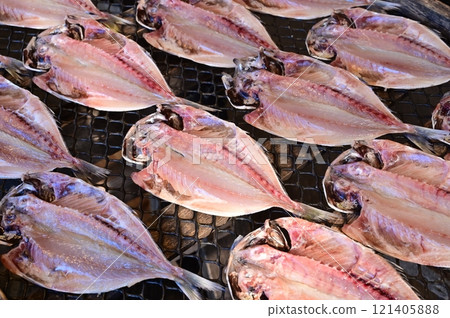 Horse mackerel drying in the sun and a fishing port scene Horse mackerel drying in the sun and a fishing port scene 121405888