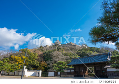 Marugame Castle, a famous stone castle; also known as Kameyama Castle 121406554