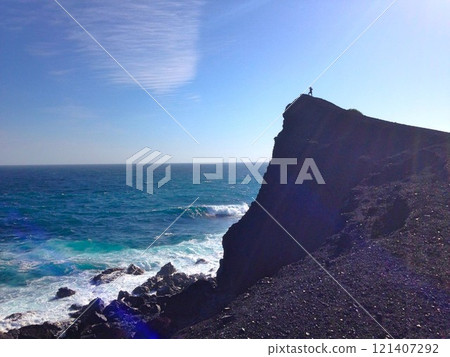 從三宅島懸崖頂端眺望大海 121407292