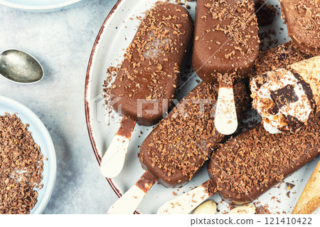 Vanilla ice cream with chocolate. 121410422