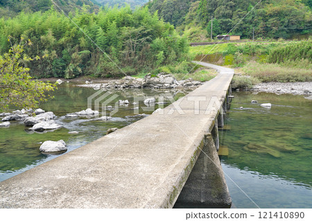 [Mukai Hirose Submerged Bridge (Shimanto River)] Hirose, Shimanto Town, Takaoka District, Kochi Prefecture 121410890