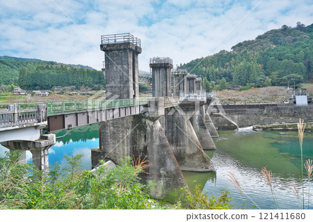 [Saga Water Intake Weir (Shimanto River)] Iechi River, Shimanto Town, Takaoka District, Kochi Prefecture 121411680