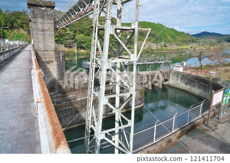 [Saga Water Intake Weir (Shimanto River)] Iechi River, Shimanto Town, Takaoka District, Kochi Prefecture 121411704