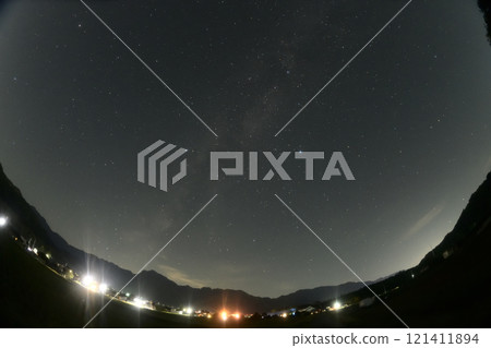 Hakushu Town, Hokuto City, evening sky in Kannazuki, the Great Summer Triangle beginning to tilt to the west 121411894