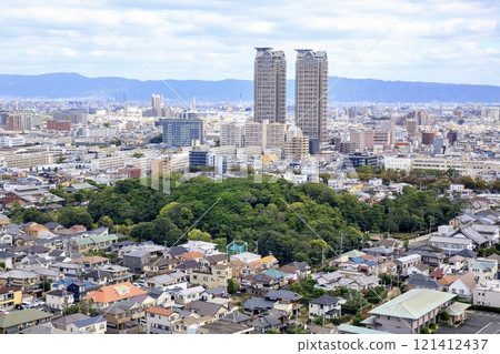 View from the observation lobby of Sakai City Hall, Sakai City (towards the Tadeiyama Tomb) View from the observation lobby of Sakai City Hall, Sakai City (towards the Tadeiyama Tomb) 121412437