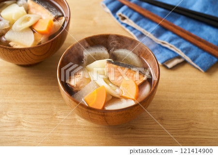 Sanpei soup with lots of ingredients Sanpei soup with lots of ingredients 121414900