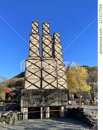 韭山反射爐 靜岡縣伊豆之國市 秋天的紅葉 121417568