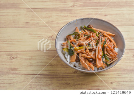 Chinese-style mushroom rice bowl Chinese-style mushroom rice bowl 121419649