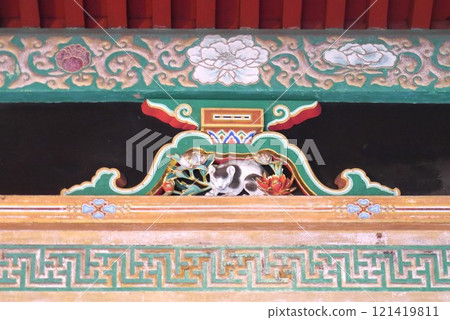 守護著日光東照宮內殿的睡貓，以金色和豐富的色彩裝飾。 121419811