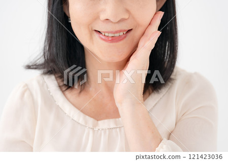 Senior woman mouth Senior woman mouth 121423036