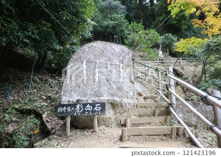 正樂寺、影向石、夜石（奈良縣菩提山町） 121423196
