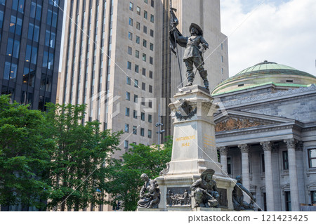 Maisonneuve Monument, Place d'Armes, Old Montreal. Montreal, Quebec, Canada. 121423425