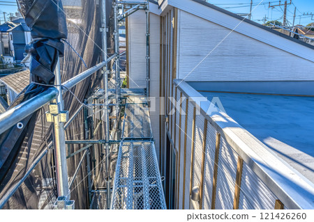 Repair work on exterior walls and roofs of detached houses 121426260
