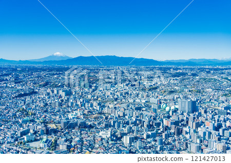 [Kanagawa Prefecture] View of the Nishi-Yokohama cityscape and Mt. Fuji from Yokohama Landmark Tower 121427013
