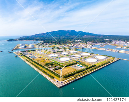 Oil storage base on the Oga Peninsula (Oga City, Akita Prefecture) Oil storage base on the Oga Peninsula (Oga City, Akita Prefecture) 121427174