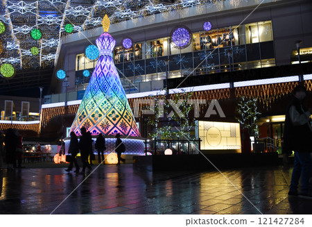 Christmas illuminations and reflections at AMU Plaza Kagoshima Christmas illuminations and reflections at AMU Plaza Kagoshima 121427284