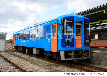 天城鐵道AR300型柴油列車（AR302） 121427521