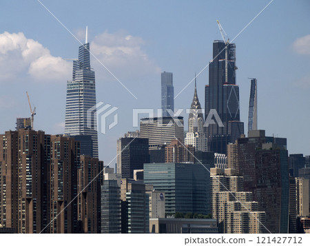 new york manhattan skyline view from East river new york manhattan skyline view from East river 121427712
