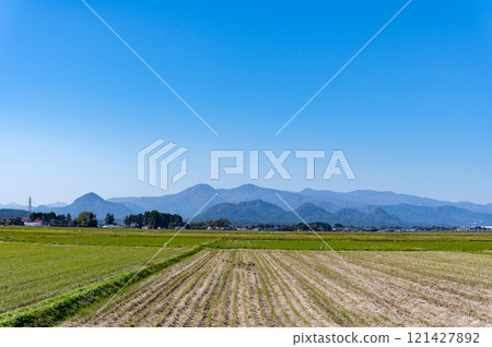 Autumn rural scenery and Funagata mountain range 121427892