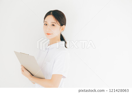 Smiling nurse Smiling nurse 121428063